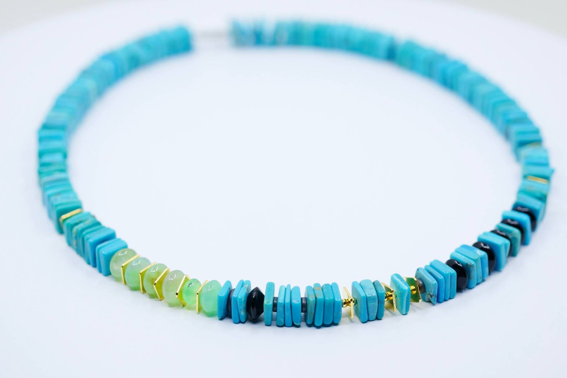 Türkis Kette Mit Chrysopras Und Onyx Gold von SusanneKringsSchmuck