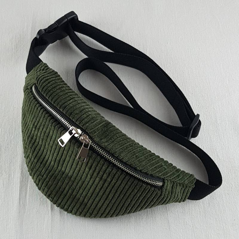 Hüfttasche, Bauchtasche Crossbodytasche Mit Verstellbarem Gurt Und Innentasche von SusasHandwerk