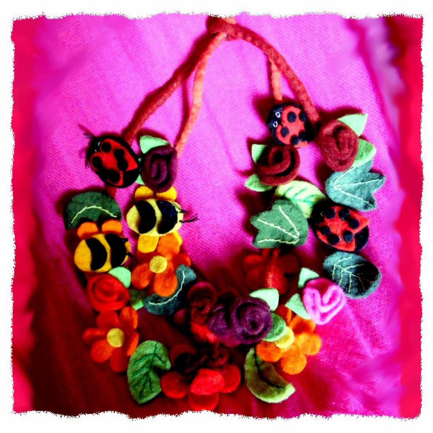 Handgemachte Filz Blume Blatt Bee Marienkäfer Double Woodland Fee Halskette Oder Kopfschmuck Handgemachte Filz Blume Blatt Bee Marienkäfer Double Woodland Fee Halskette Oder Kopfschmuck von SususFaeryRealm