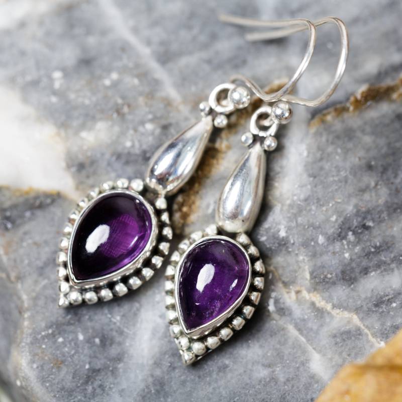 Suvani Sterlingsilber Lila Amethyst Edelstein Tropfen Vintage Design Ohrhänger 4, 6 cm von SuvaniJewelry