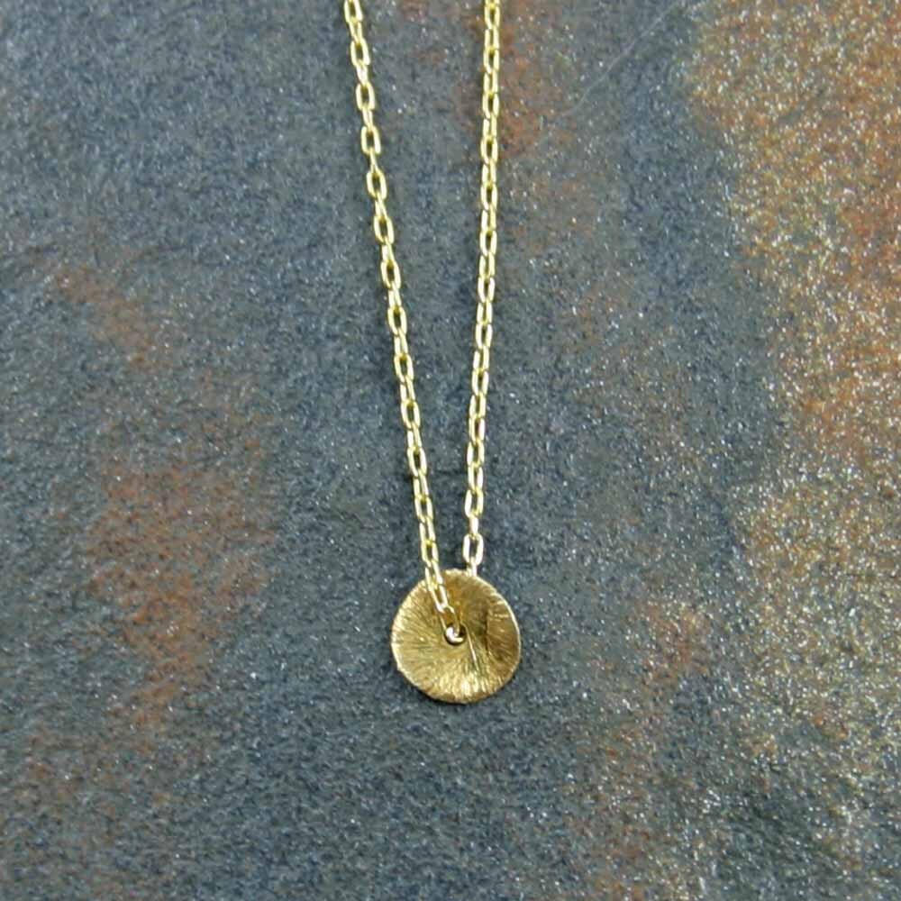 Winzige Gold Scheibe Halskette Winzigen Kreis Jeden Tag Zierliche Kleine Moderne Einfache Winzige Gold Scheibe Halskette Winzigen Kreis Jeden Tag Zierliche Kleine Moderne Einfache von SuzAndRoo