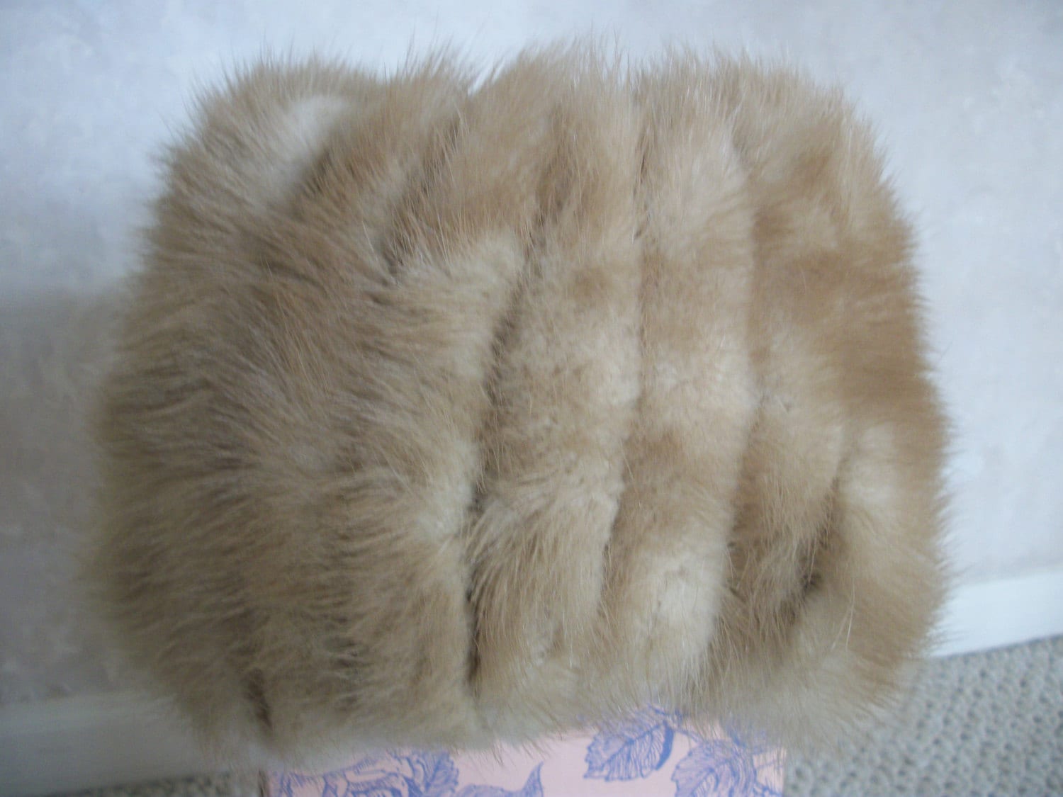 Blonde Nerz Voller Größe Hut Entworfen Von Laura Vintage | #0327 Blonde Nerz Voller Größe Hut Entworfen Von Laura Vintage | #0327 von Suzannesgold
