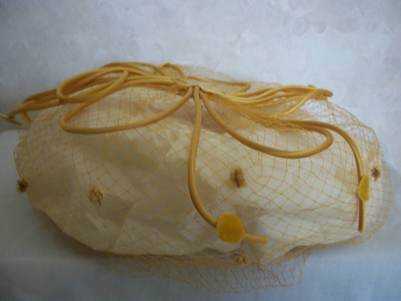 Hut Gold Netted Vintage Verziert Mit Satin Dünne Band Saiten | #0639 Hut Gold Netted Vintage Verziert Mit Satin Dünne Band Saiten | #0639 von Suzannesgold