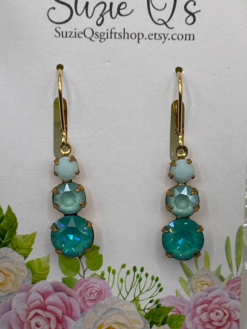Limited Edition Ombré Mintgrün Kristall Tier Tropfen Ohrringe Limited Edition Ombré Mintgrün Kristall Tier Tropfen Ohrringe von SuzieQsGiftShop