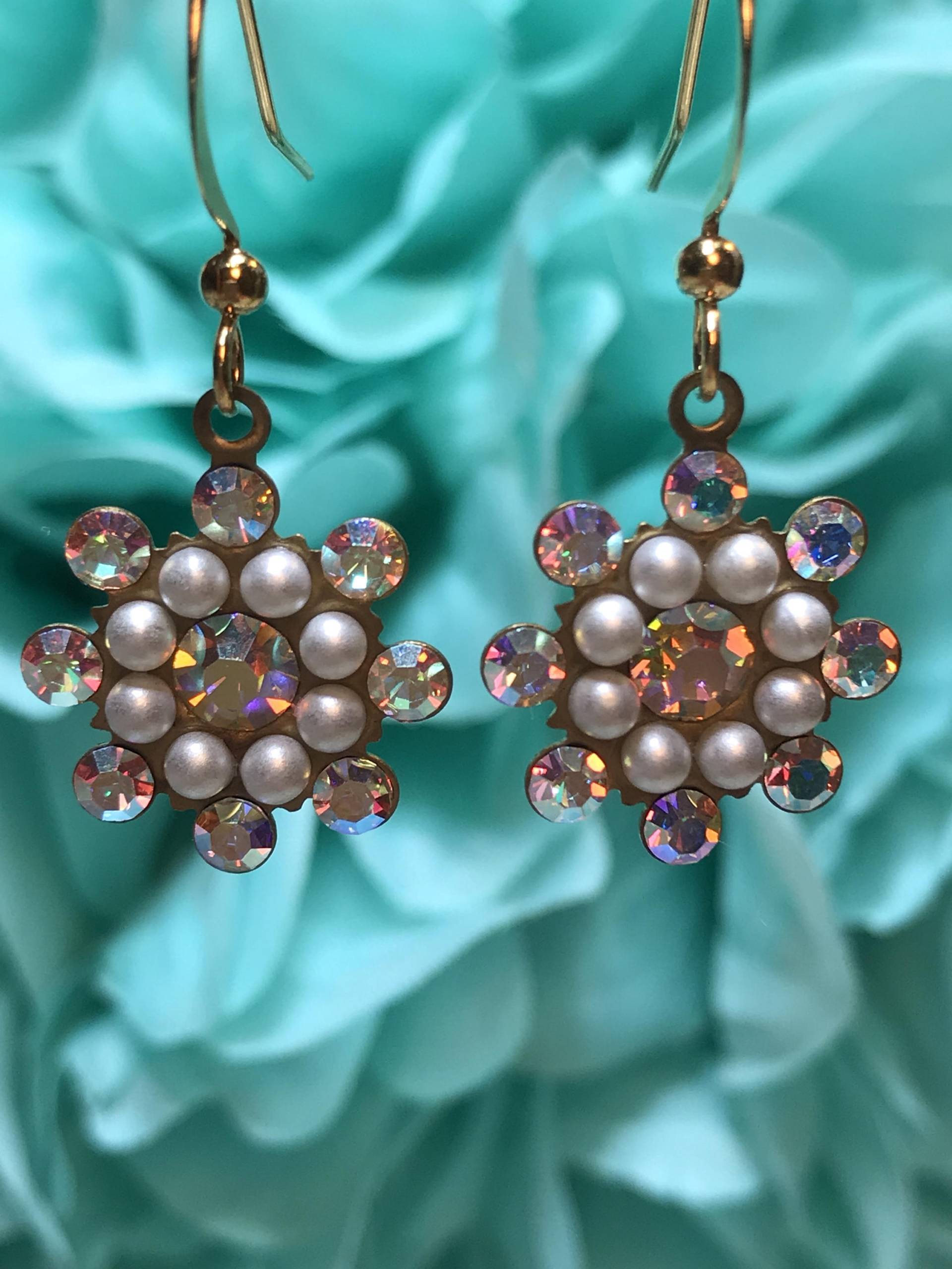 Swarovski Ab-Kristall Schneeflocke Ohrringe Winter Holiday Pearl Drops von SuzieQsGiftShop