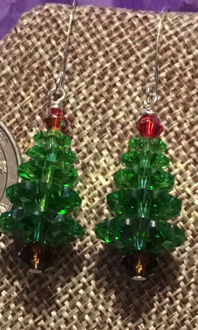Weihnachtsbaum Ohrringe, Swarovski Kristall von SuzieQsGiftShop