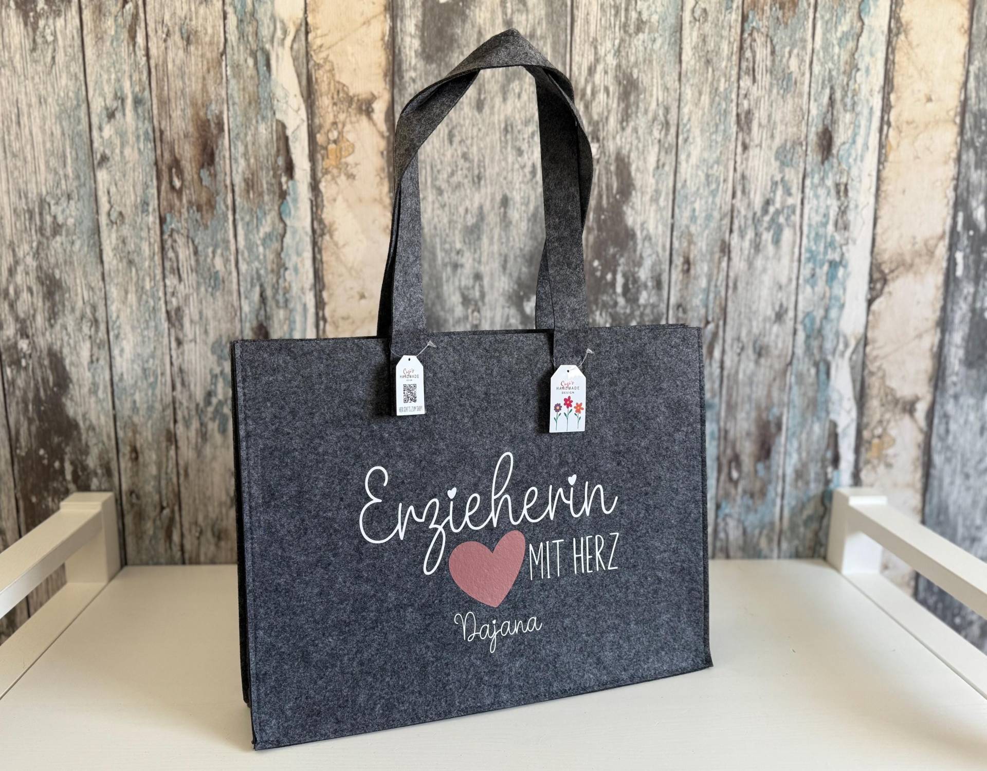 Filztasche „Mit Herz" - Personalisiertes Geschenk Für Erzieherin Und Lehrerin Alle Berufe Text Änderbar Filztasche „Mit Herz" - Personalisiertes Geschenk Für Erzieherin Und Lehrerin Alle Berufe Text Änderbar von SuzisHandmadeDesign