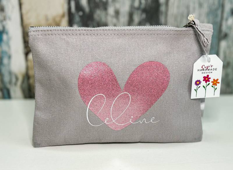 Kosmetiktasche „Herz Mit Glitter" - Personalisiertes Geschenk Für Frauen Und Mädchen Geschenkidee Personalisierte Tasche von SuzisHandmadeDesign