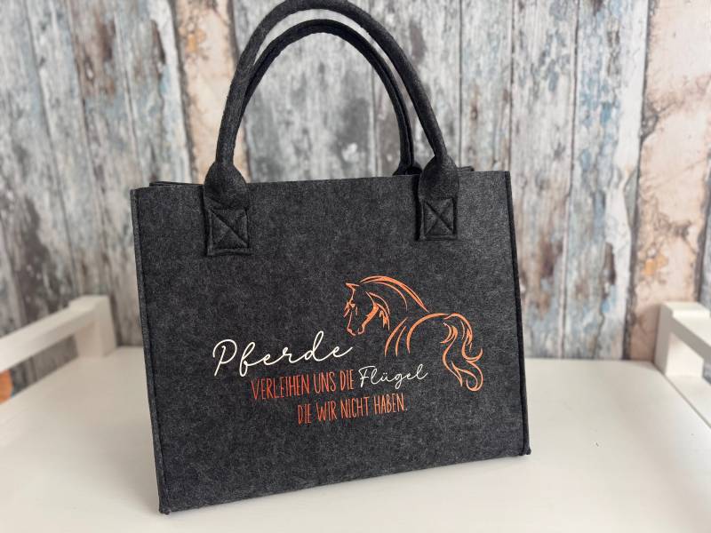 Personalisierte Filztasche „Pferde" - Geschenk Für Reiterinnen Und Pferdefans Verschiedene Farben Personalisierte Tasche von SuzisHandmadeDesign