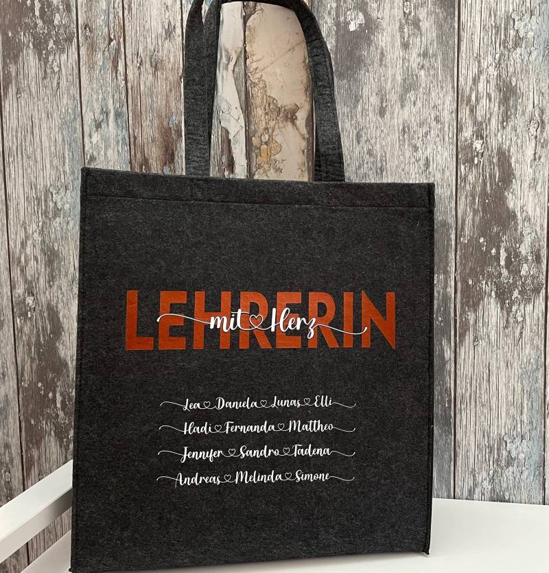Filztasche „Lehrerin"- Geschenk Zum Abschied Für Lehrerin Und Erzieherin - Mit Namen Der Kinder Personalisierte Tasche von SuzisHandmadeDesign