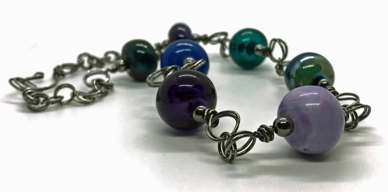 Handgemachte Hohle Glasperlenkette Oxidierter Sterlingsilberdraht von SuzyHannabuss