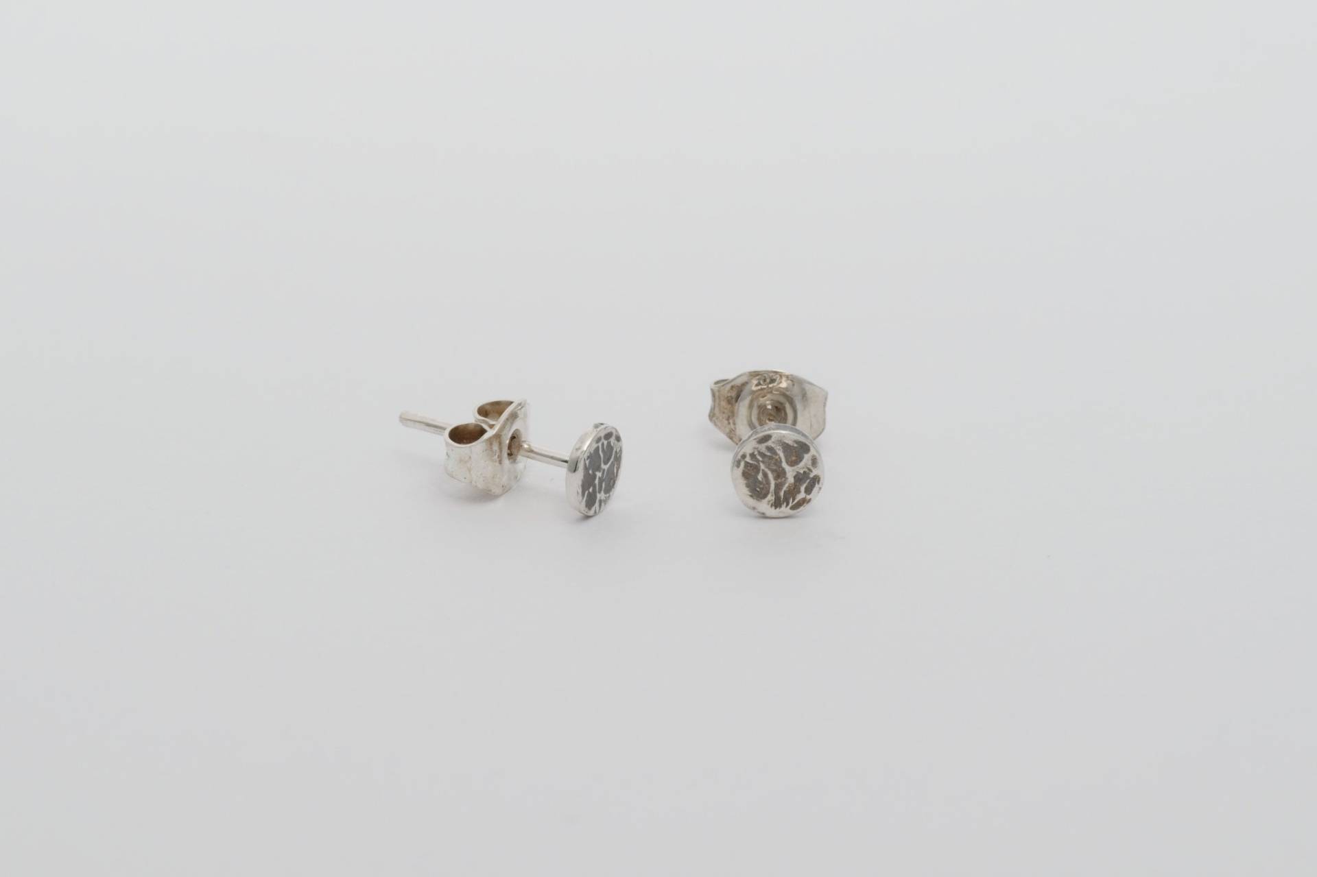 Gehämmerte Sterling Silber Mond Ohrstecker Oxidierter Schmuck Gehämmerte Sterling Silber Mond Ohrstecker Oxidierter Schmuck von SvelteStudio