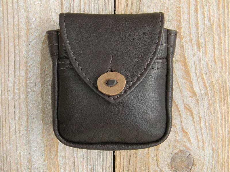 Die Kleine Dunkelbraune Gürteltasche Die Kleine Dunkelbraune Gürteltasche von SwadeshiLeatherworks