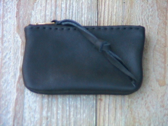 Die Xsmall-Tasche in Schwarz Die Xsmall-Tasche in Schwarz von SwadeshiLeatherworks