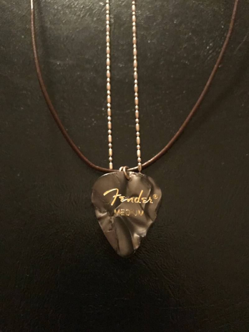 Fender Halskette Fender Halskette von SwagbyWag