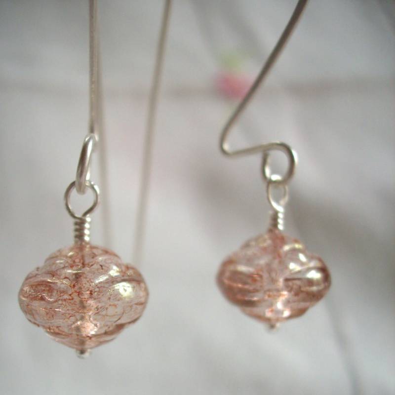 Einfache Rosa Rose Ohrringe Einfache Rosa Rose Ohrringe von SwanDiveJewelry