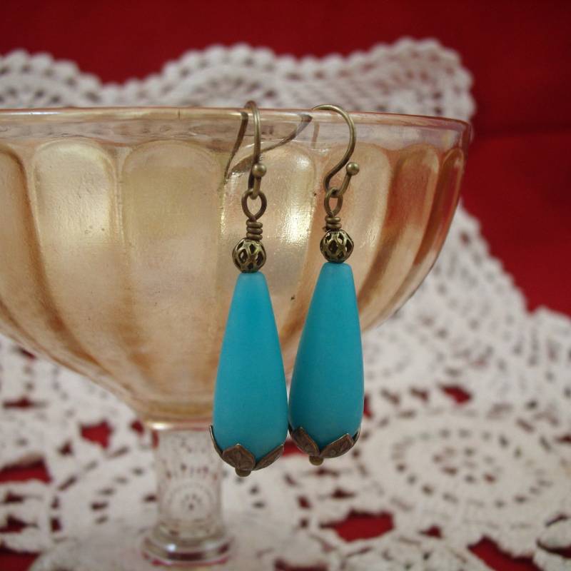 Einfache Steine Tropfen Mit Messing in Blau Einfache Steine Tropfen Mit Messing in Blau von SwanDiveJewelry