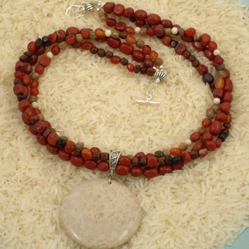 Fossile Korallen Und Gemischten Reds Fossile Korallen Und Gemischten Reds von SwanDiveJewelry