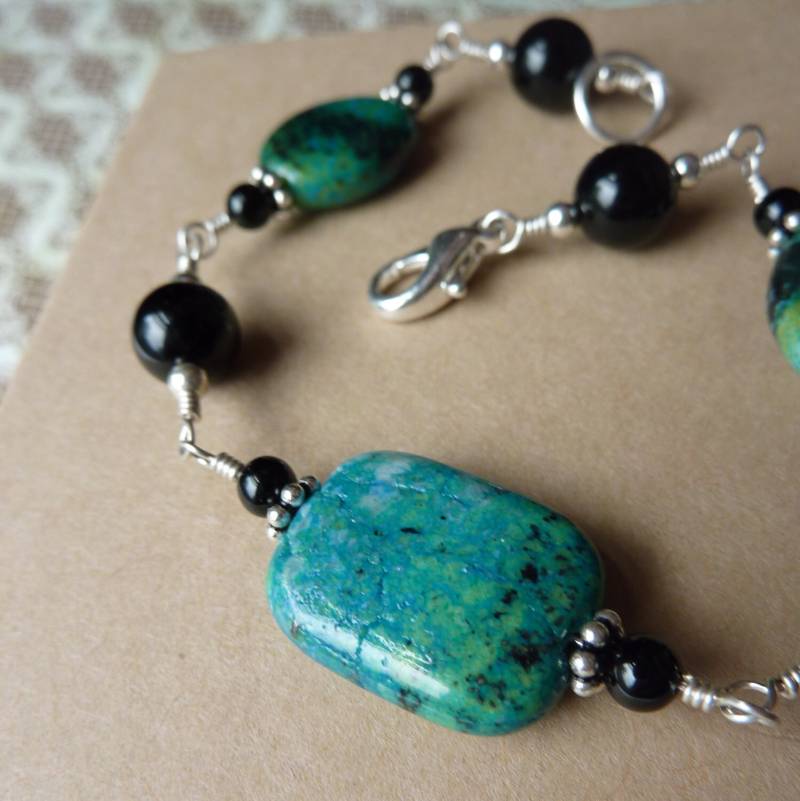 Helle Blaue Und Grüne Armband Mit Schwarzen Onyx Silber Helle Blaue Und Grüne Armband Mit Schwarzen Onyx Silber von SwanDiveJewelry