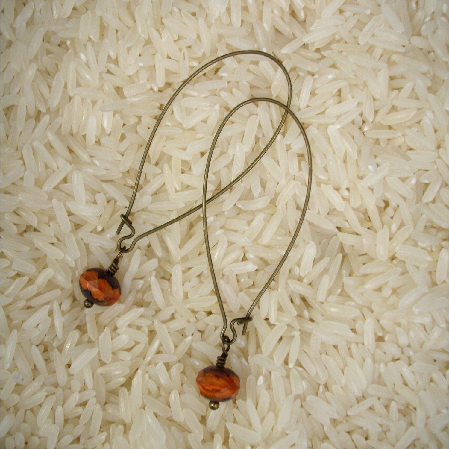 Kleine Kürbisse - Orange Czech Glas Auf Messing von SwanDiveJewelry