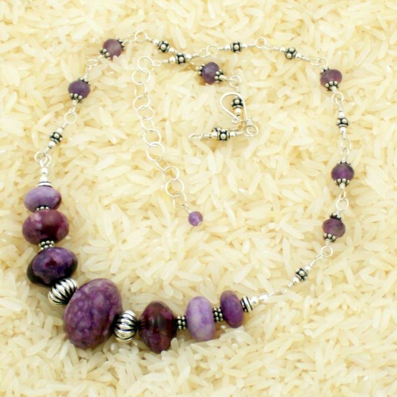 Rich Purple Sugilith Jasper Und Silber Halskette von SwanDiveJewelry