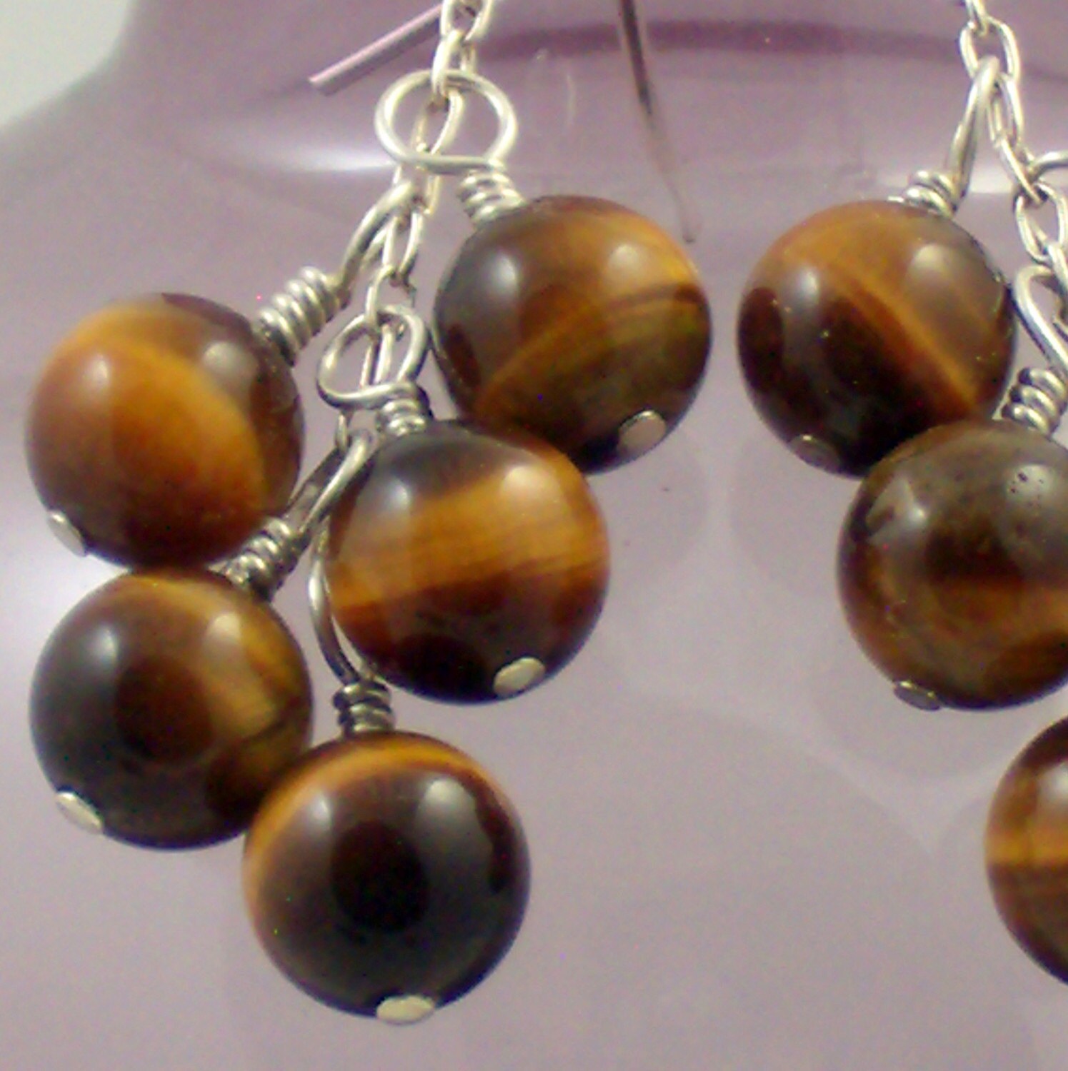 Schimmernde Tiger Eye Cluster Ohrringe von SwanDiveJewelry