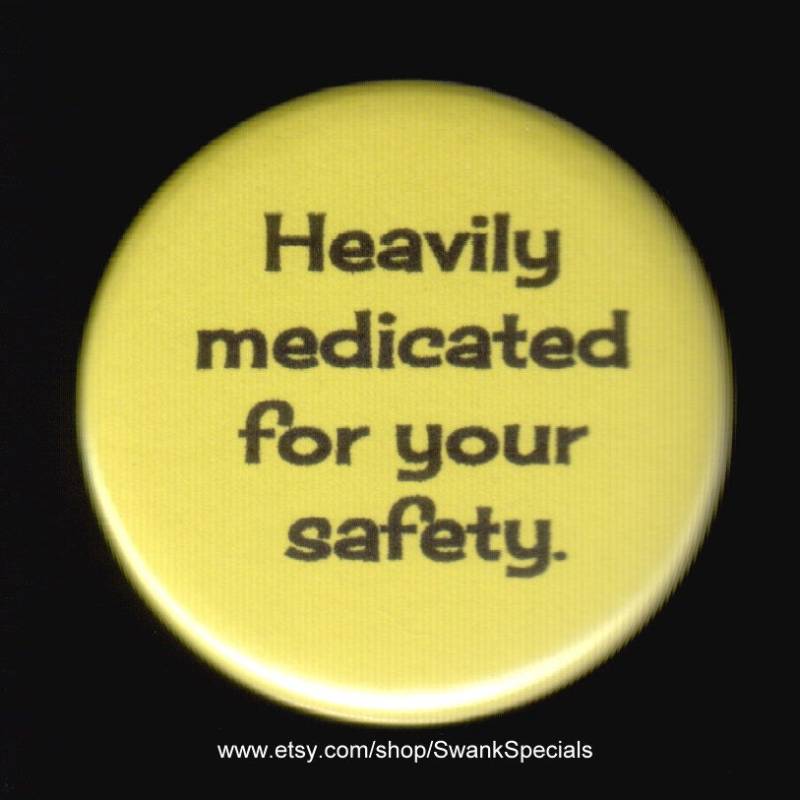 stark Behandelt Zu Ihrer Sicherheit. Button Oder Magnet von SwankSpecials