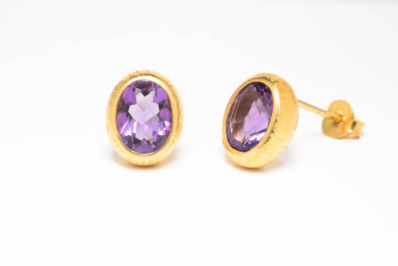 Amethyst 18K Gold/Silber Ohrstecker. 10mm von SwankyElements