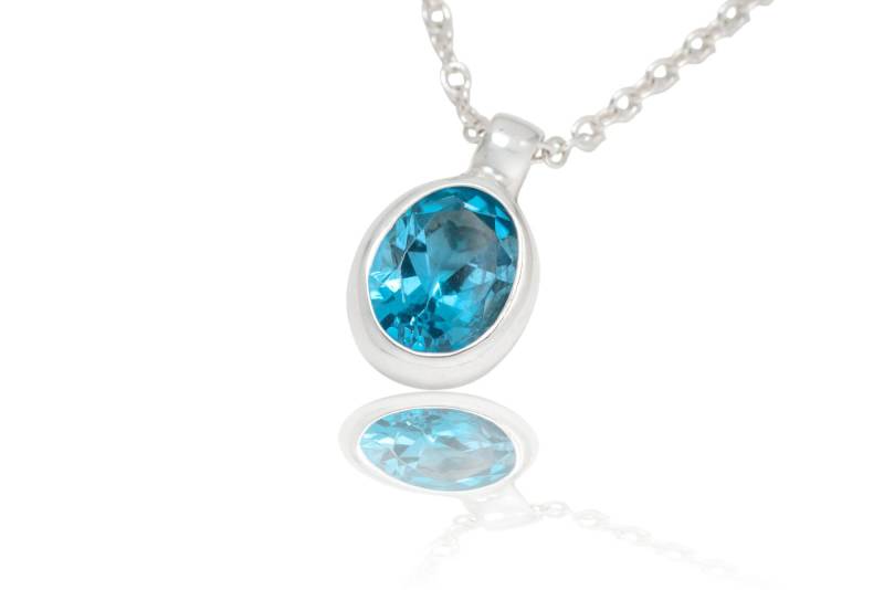 Blautopas Silber Anhänger. Swiss Blue von SwankyElements
