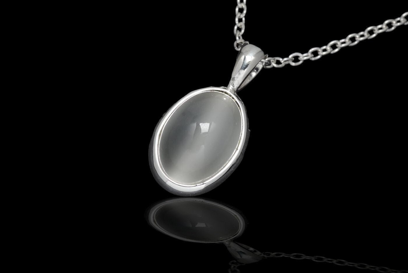 Echter Mondstein Silber Anhänger. 23mm Echter Mondstein Silber Anhänger. 23mm von SwankyElements
