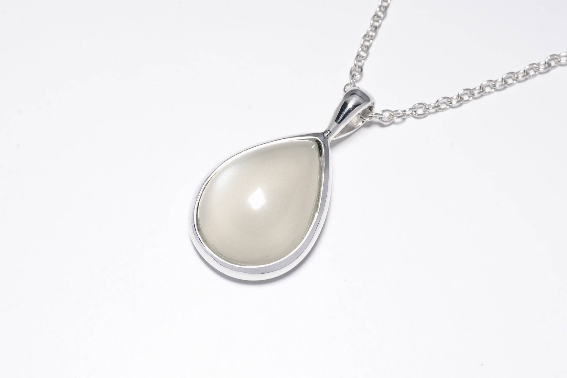 Echter Mondstein Silber Anhänger. 28mm von SwankyElements