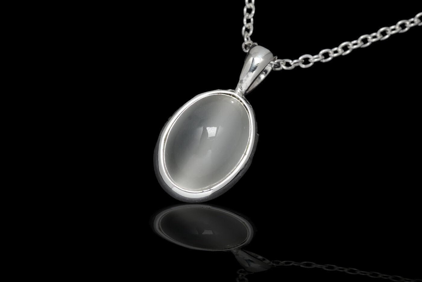 Echter Mondstein Silber Anhänger. Länge 24mm von SwankyElements