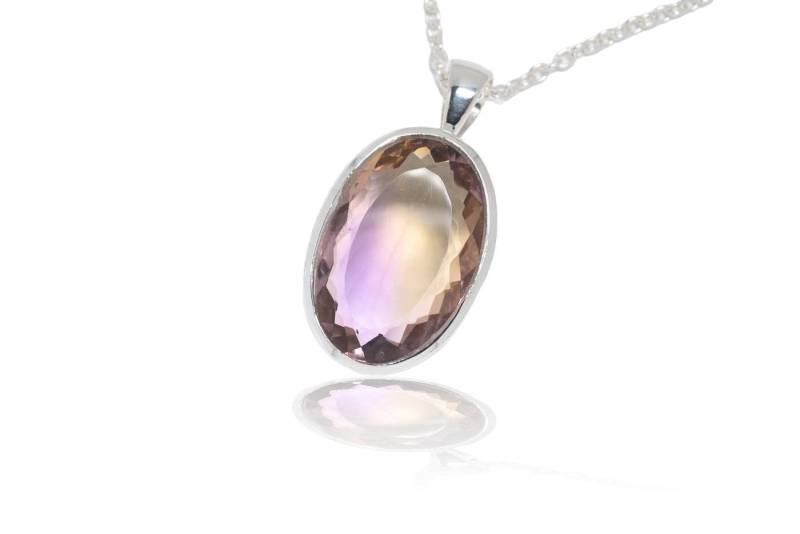 Facettierter Ametrin Silber Anhänger. 30mm Länge Facettierter Ametrin Silber Anhänger. 30mm Länge von SwankyElements