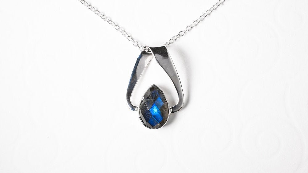 Facettierter Labradorit Design Silber Anhänger Facettierter Labradorit Design Silber Anhänger von SwankyElements