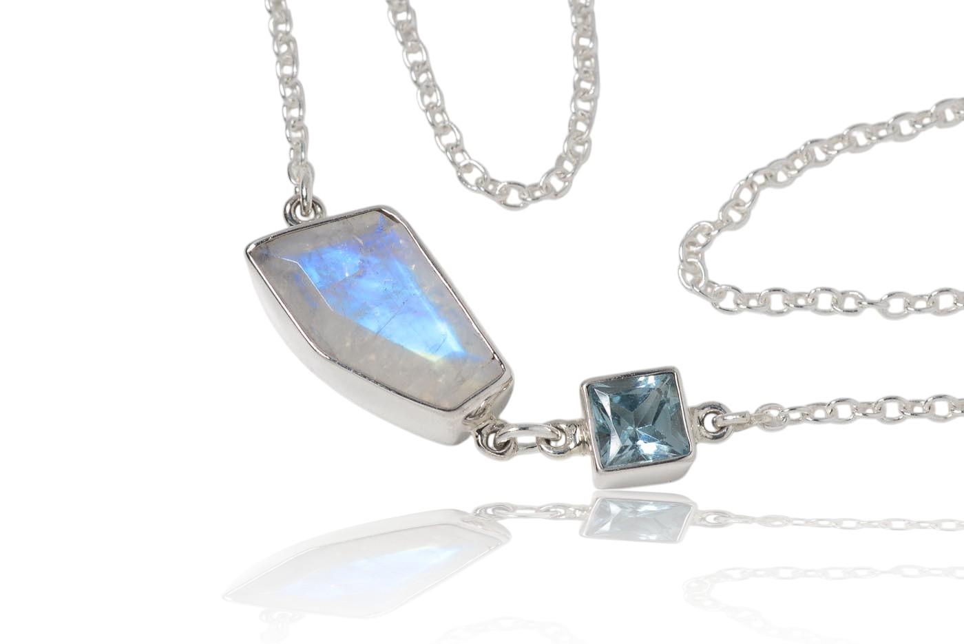 Facettierter Mondstein Mit Blautopas Anhänger An Silberkette Versch. Längen von SwankyElements