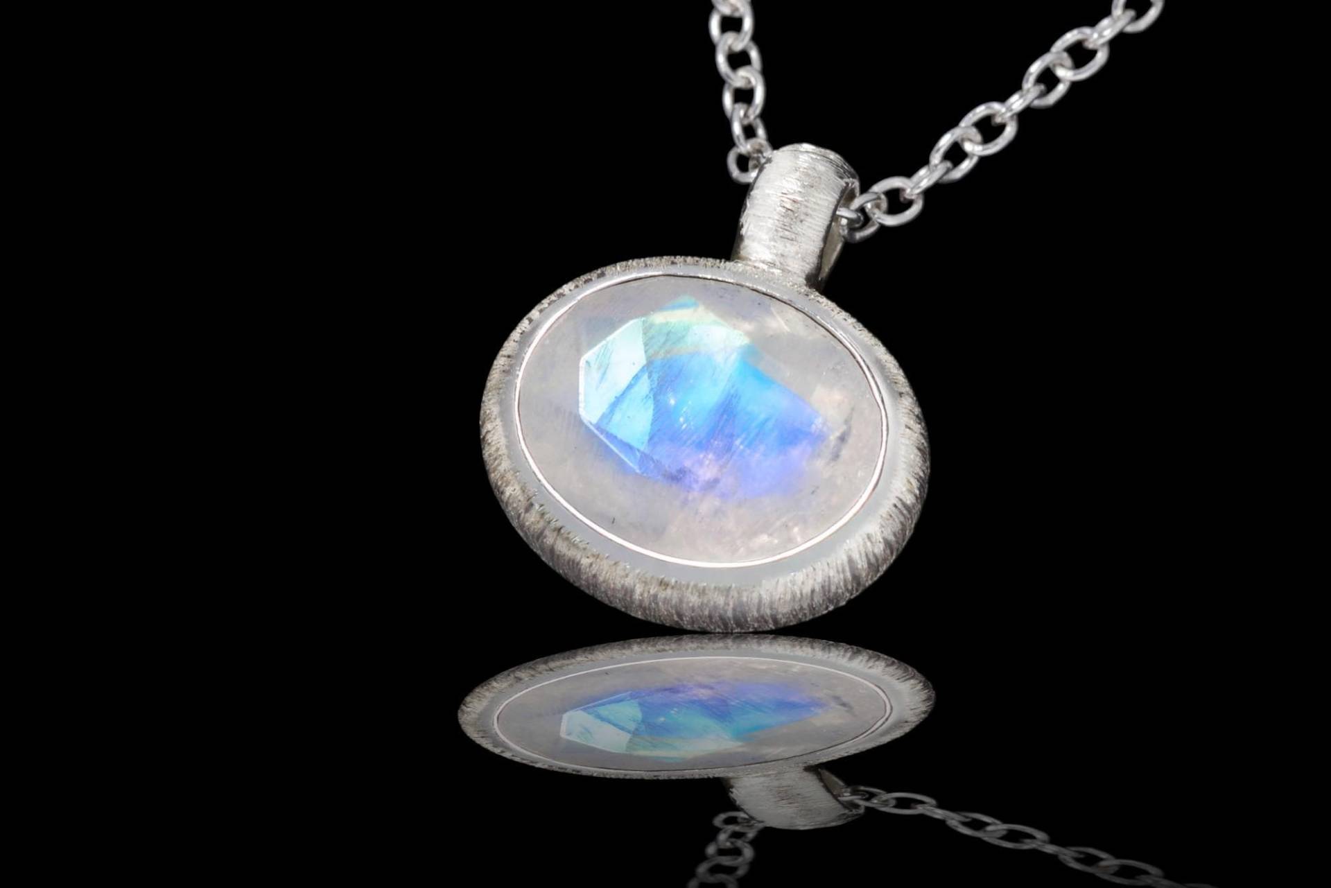 Facettierter Mondstein Silber Anhänger von SwankyElements