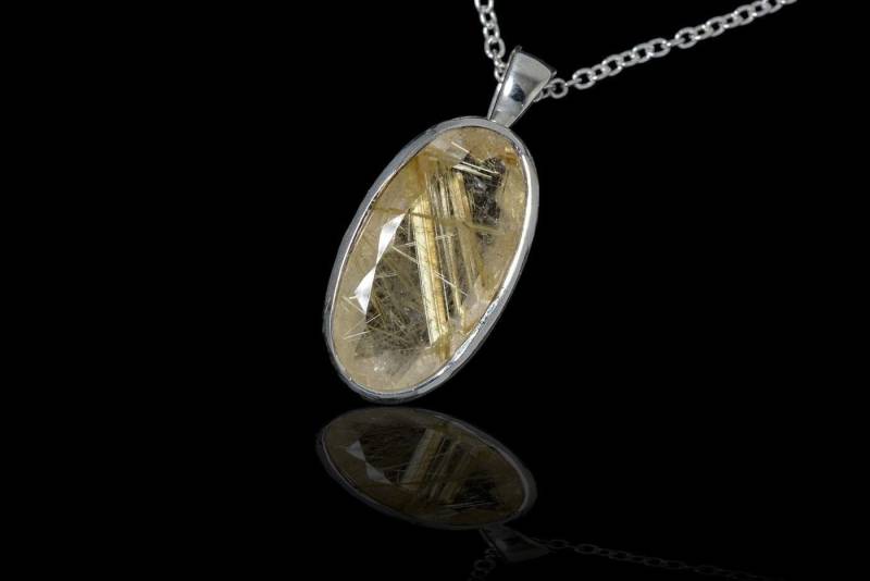 Facettierter Rutilquarz Silber Anhänger. 33mm Länge Facettierter Rutilquarz Silber Anhänger. 33mm Länge von SwankyElements