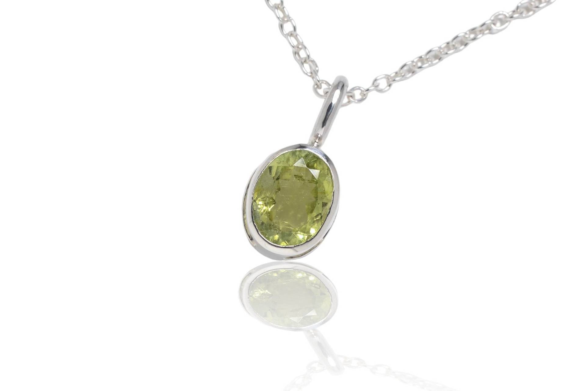 Gelb-Grüner Turmalin Silber Anhänger in Käfigfassung von SwankyElements