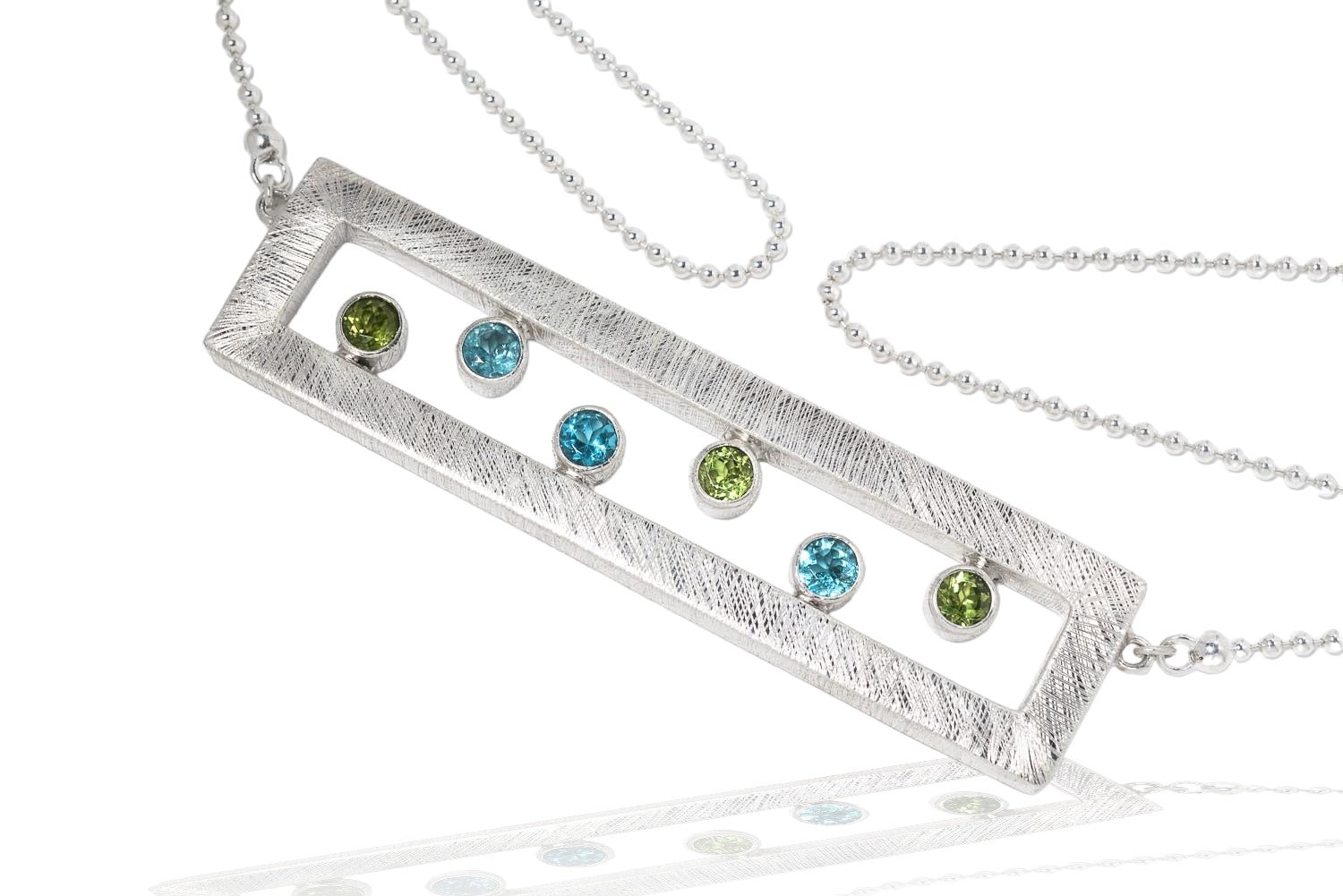 Großer Blautopas Mit Peridot Design Anhänger An Silberkette Großer Blautopas Mit Peridot Design Anhänger An Silberkette von SwankyElements