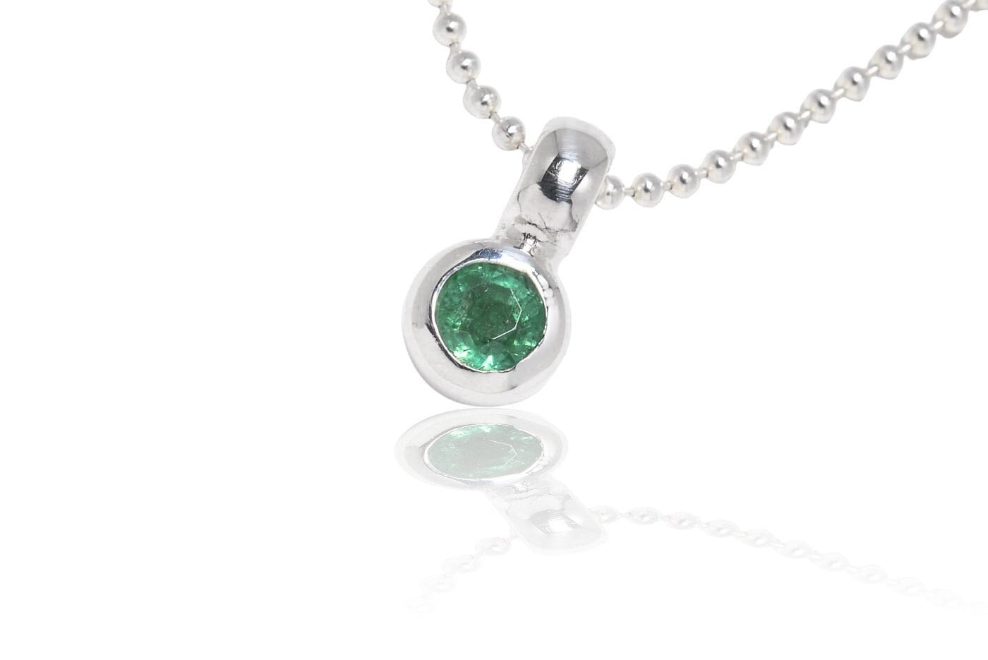 Kleiner Smaragd Silber Anhänger von SwankyElements