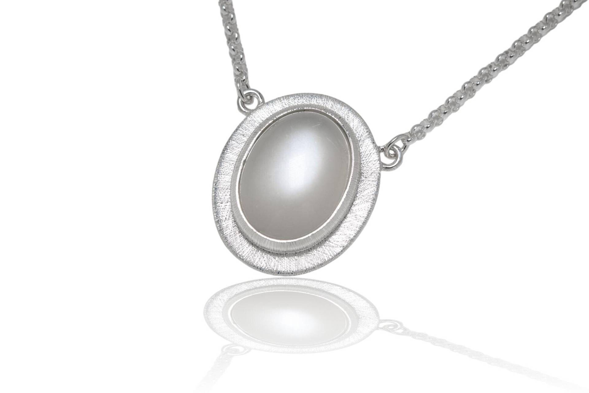 Mondstein Silber Anhänger 29mm An Silberkette. Verschiedene Längen von SwankyElements