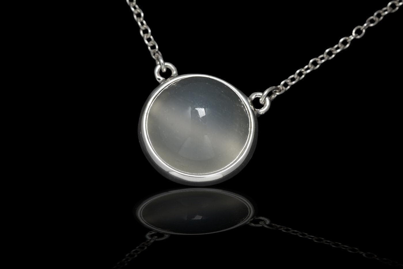 Mondstein Silber Anhänger An Silberkette. Die Kettenlänge Ist Anpassbar von SwankyElements