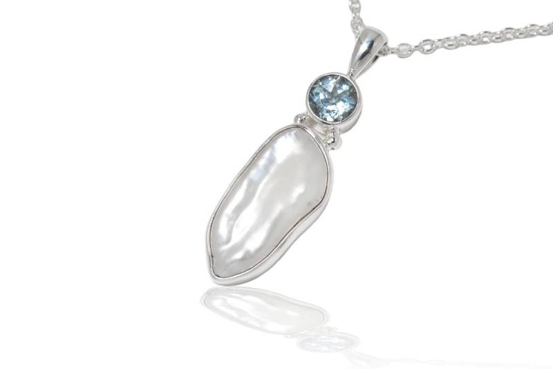 Perle Mit Blautopas Anhänger. 37mm von SwankyElements