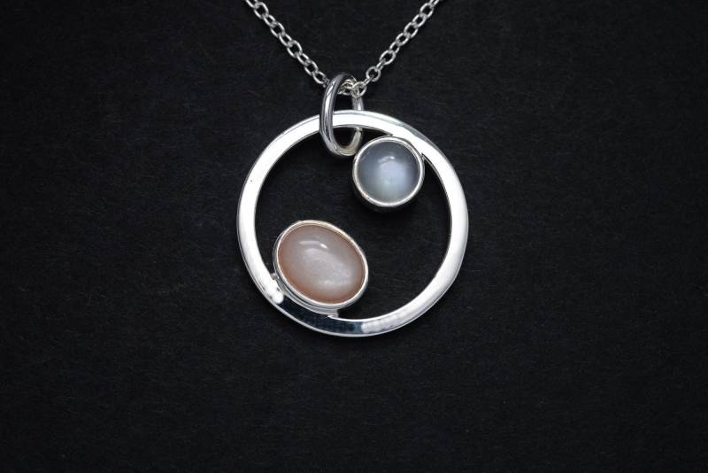 Pfirsich - U. Weißer Mondstein Design Silber Anhänger von SwankyElements