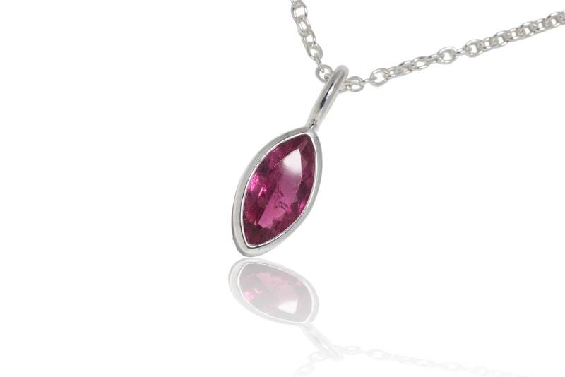 Pink Turmalin Silber Anhänger in Käfigfassung von SwankyElements