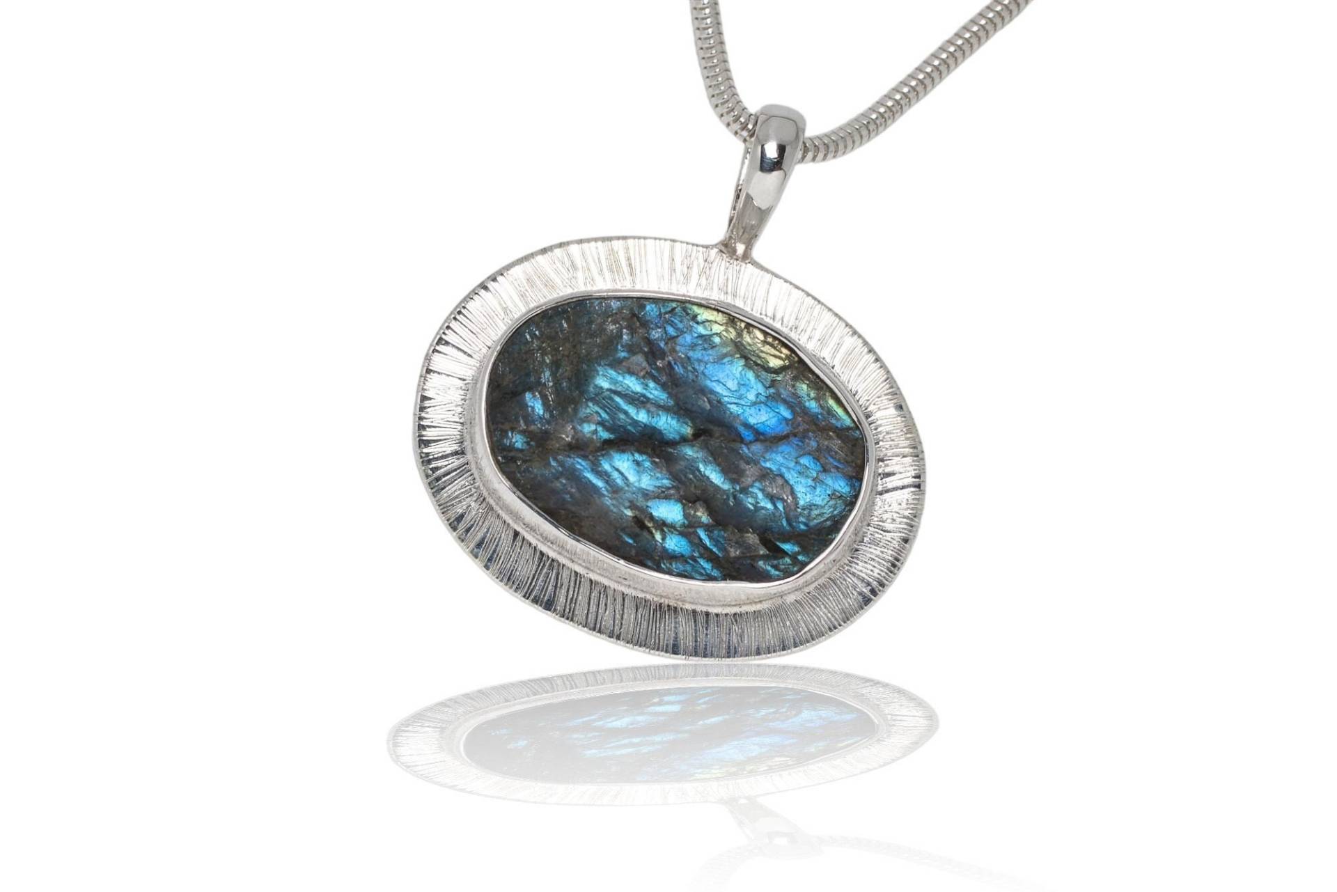 Roh Labradorit Silber Anhänger Druzy, Gesamtlänge 32mm Roh Labradorit Silber Anhänger Druzy, Gesamtlänge 32mm von SwankyElements