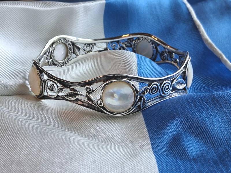sterling Silber Armreif Armband Oder Paz Pz 925 Israel Schmuck Mit Weißer Mutter Oder Perle Shell Akzente sterling Silber Armreif Armband Oder Paz Pz 925 Israel Schmuck Mit Weißer Mutter Oder Perle Shell Akzente von Swansdowne
