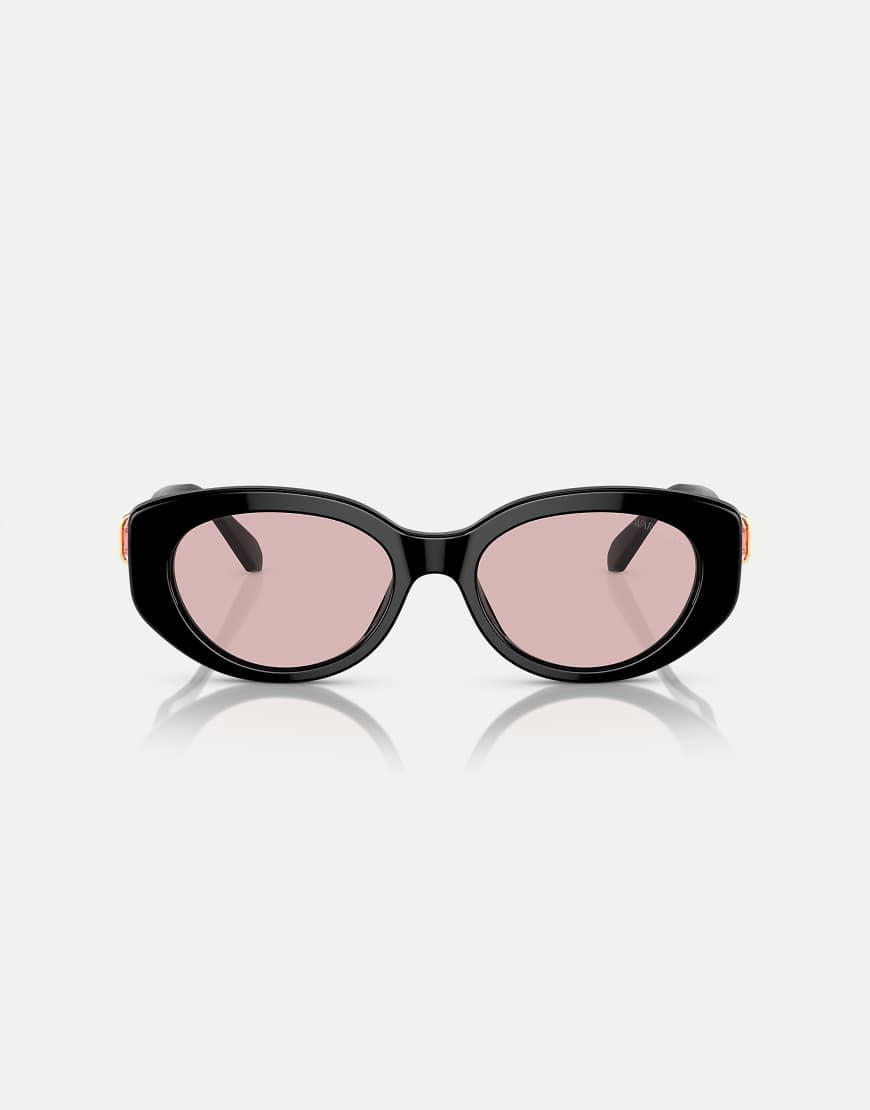 Swarovski - Sk6002 - Ovale Sonnenbrille in Schwarz mit rosa Gläsern Swarovski - Sk6002 - Ovale Sonnenbrille in Schwarz mit rosa Gläsern von Swarovski