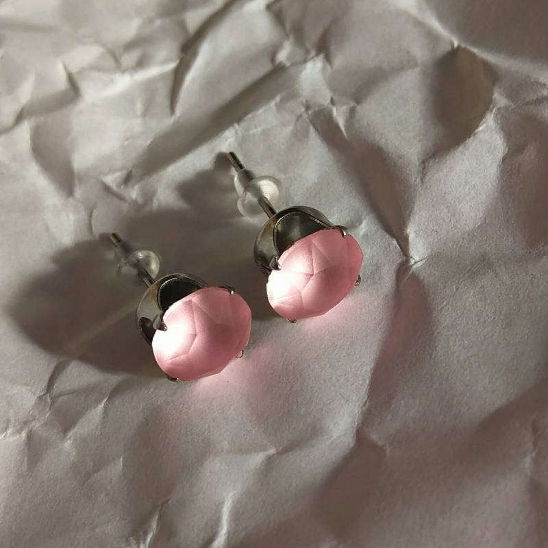 Rosa Gefrostete Swarovski® Kristall Ohrstecker von SwarovskiChristals