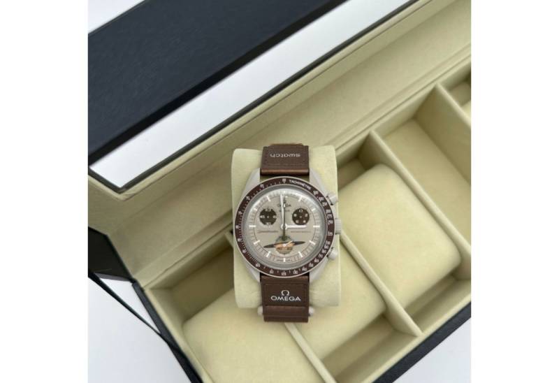 Swatch Chronograph Swatch x Omega Bioceramic Moonswatch Mission to Saturn Mission to Saturn, S033T100, (Komplettset, Komplettset), Robustes Bioceramic Gehäuse von Swatch